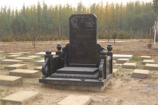 點(diǎn)擊查看詳細(xì)信息<br>標(biāo)題：石墓碑 閱讀次數(shù)：2028