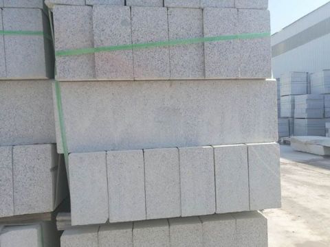 點擊查看詳細(xì)信息<br>標(biāo)題：花崗巖路沿石 閱讀次數(shù)：2815