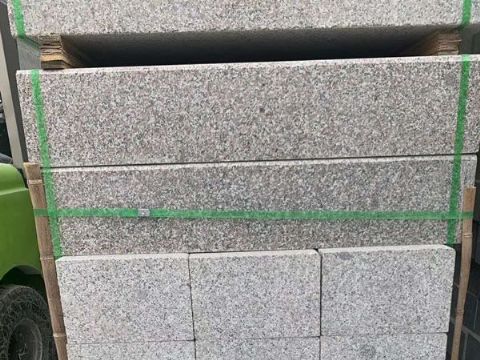 點擊查看詳細(xì)信息<br>標(biāo)題：花崗巖路沿石 閱讀次數(shù)：2698